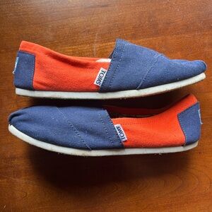 Blue and Orange TOMS 💙 🧡
